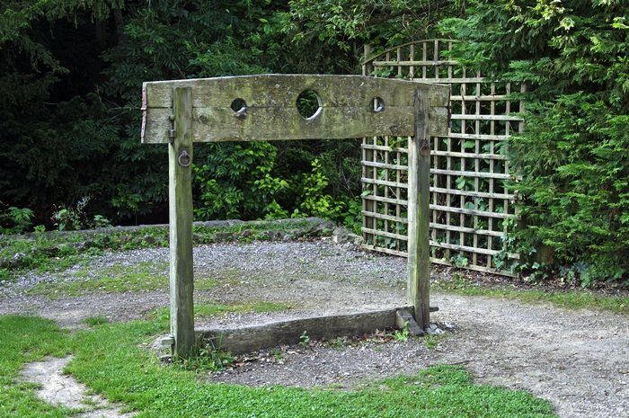 The Pillory In Shanklin Old Village by Rod Johnson