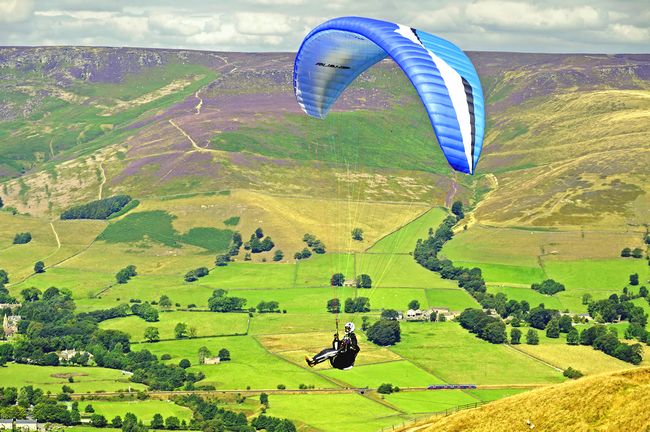 Paragliding off Mam Tor-01 by Rod Johnson
