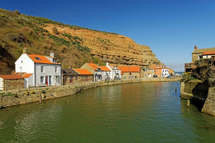 North Side and Staithes Beck by Rod Johnson