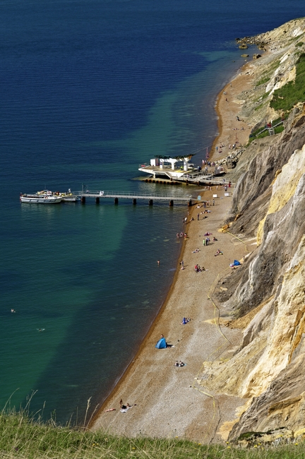 The Beach and Sand Cliffs of Alum Bay by Rod Johnson