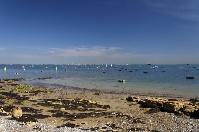 Seaview Beach and The Solent - 01 by Rod Johnson