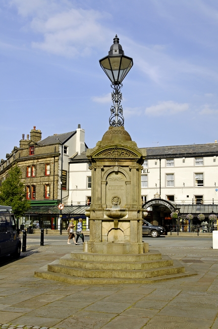 Turner's Memorial, Buxton by Rod Johnson