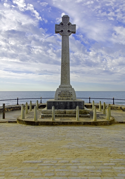 War Memorial, Sandown by Rod Johnson