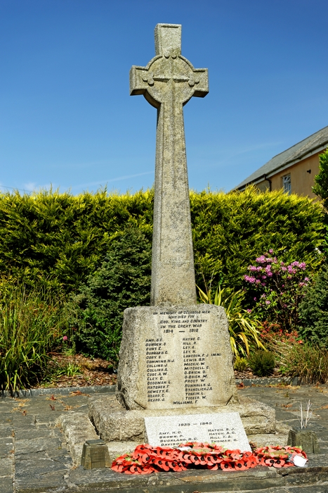 War Memorial, Delabole, Cornwall by Rod Johnson