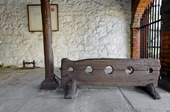 Stocks and Whipping Post, Brading. Link to Madieval Gallery.